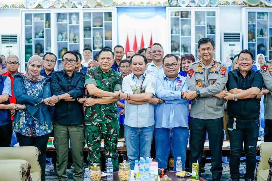 Terima Aspirasi, Gubernur Kalteng Diskusi Bersama Serikat Buruh