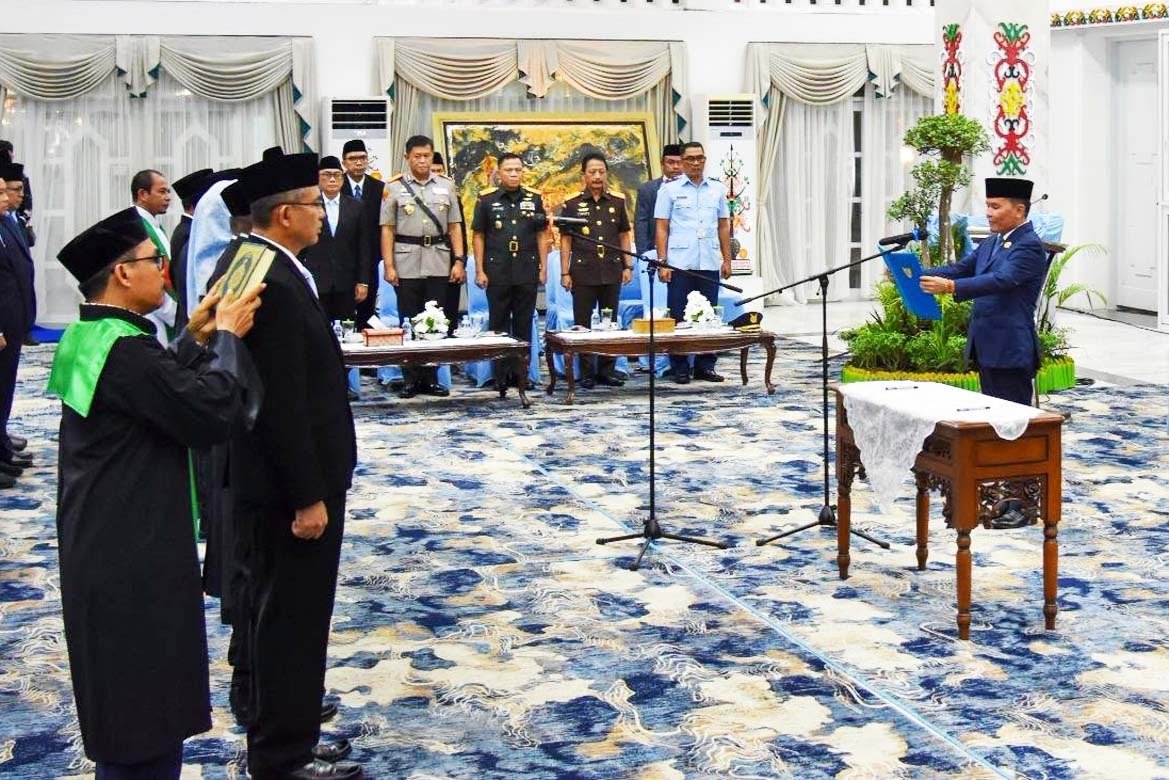Gubernur Kalteng Agustiar Sabran Lantik 8 Pejabat Pimpinan Tinggi Pratama