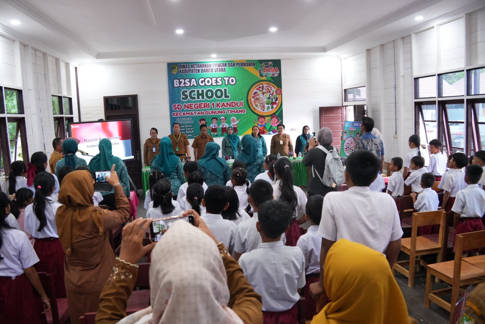Edukasi Pangan Sehat, TP PKK Barito Utara Kampanyekan Konsumsi B2SA di SDN-1 Kandui