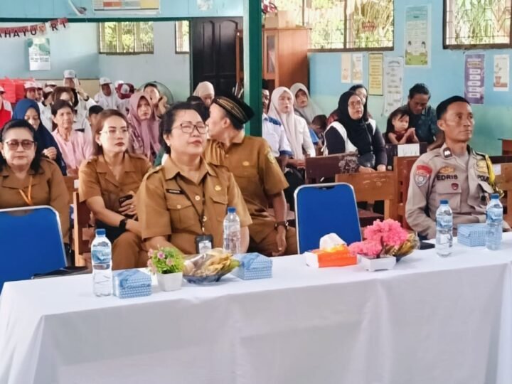 Polsek Pahandut Hadiri Pelepasan Siswa SDN 3 Petuk Katimpun, Beri Motivasi untuk Terus Belajar