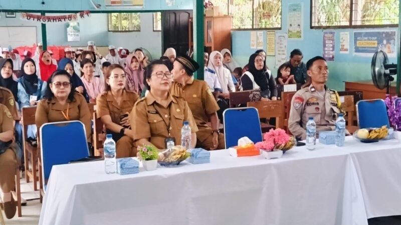 Polsek Pahandut Hadiri Pelepasan Siswa SDN 3 Petuk Katimpun, Beri Motivasi untuk Terus Belajar