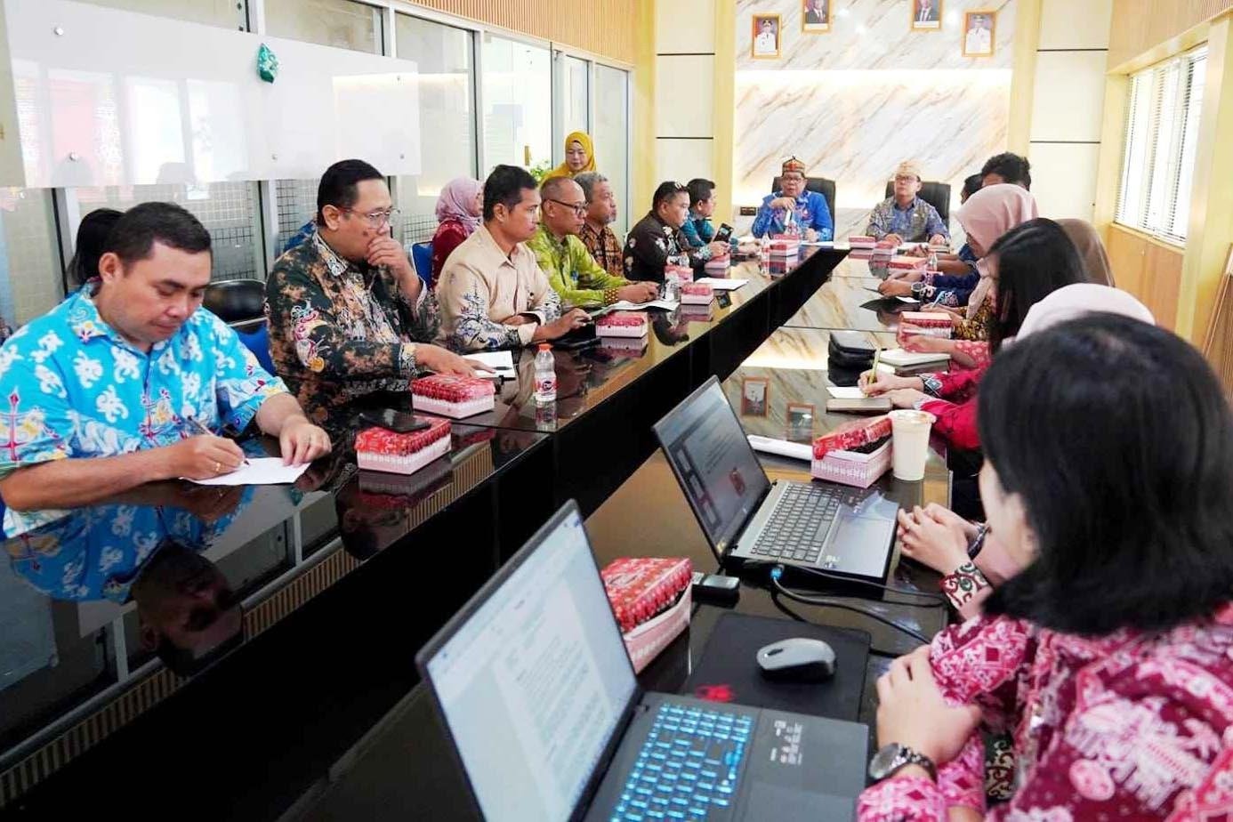 Sahli Gubernur Hadiri Rapat Pembahasan Penawaran Kerja Sama Daerah Pemprov Kalteng dan Pemprov Kalsel