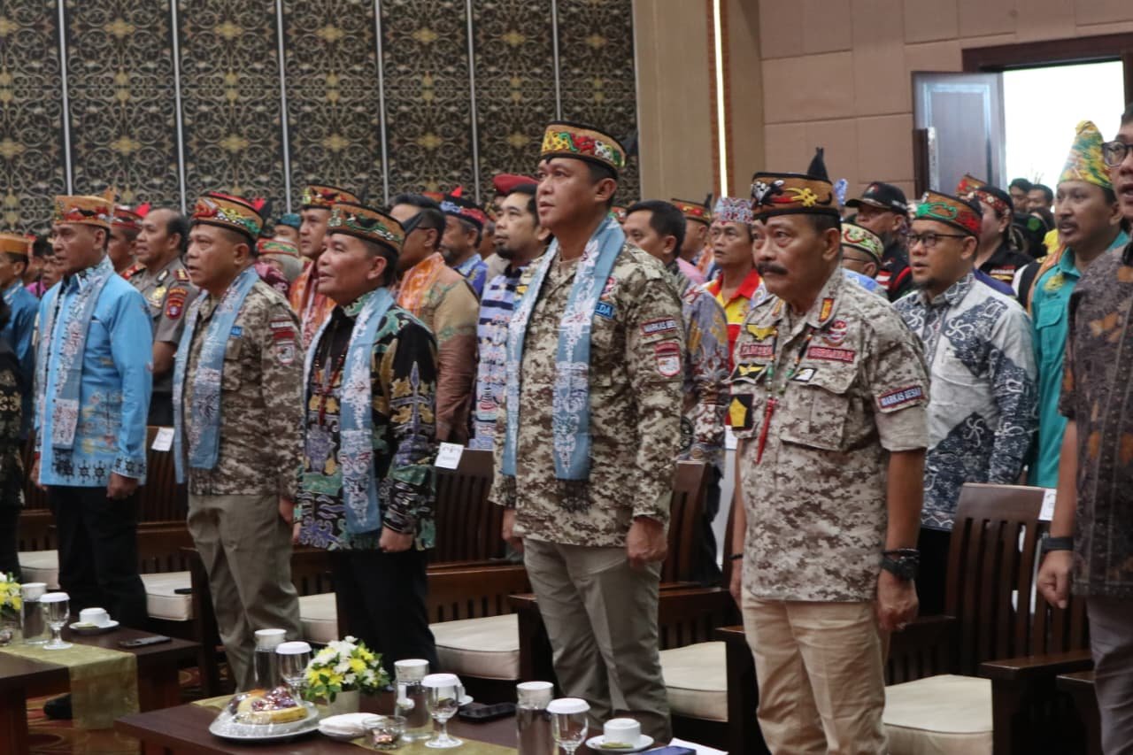 Kapolda Kalteng Terima Penghargaan dari Gerdayak Indonesia atas Kontribusi Jaga Kamtibmas