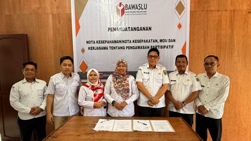 Diskominfostandi dan Bawaslu Pulang Pisau Teken Kerja Sama Pengawasan Partisipatif Pemilu