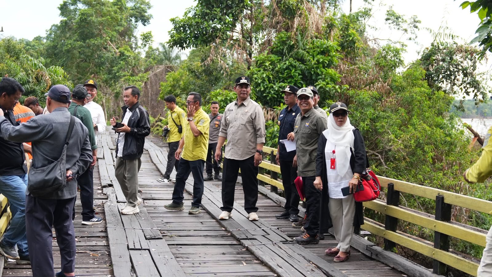 Bupati Barito Utara Minta Jembatan Petake Segera Diperbaiki, Soroti Faktor Keselamatan Warga