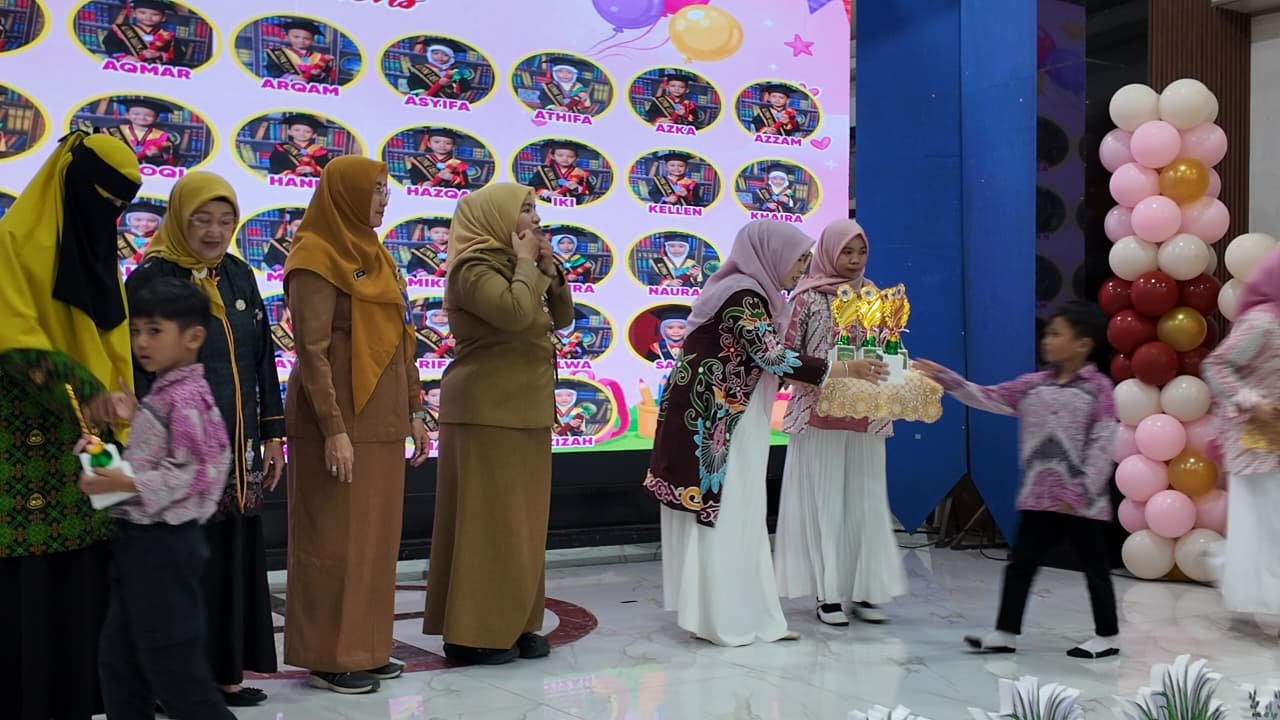 Akhirussanah PAUD di Muara Teweh, Maya Savitri Soroti Pentingnya Pendampingan Anak