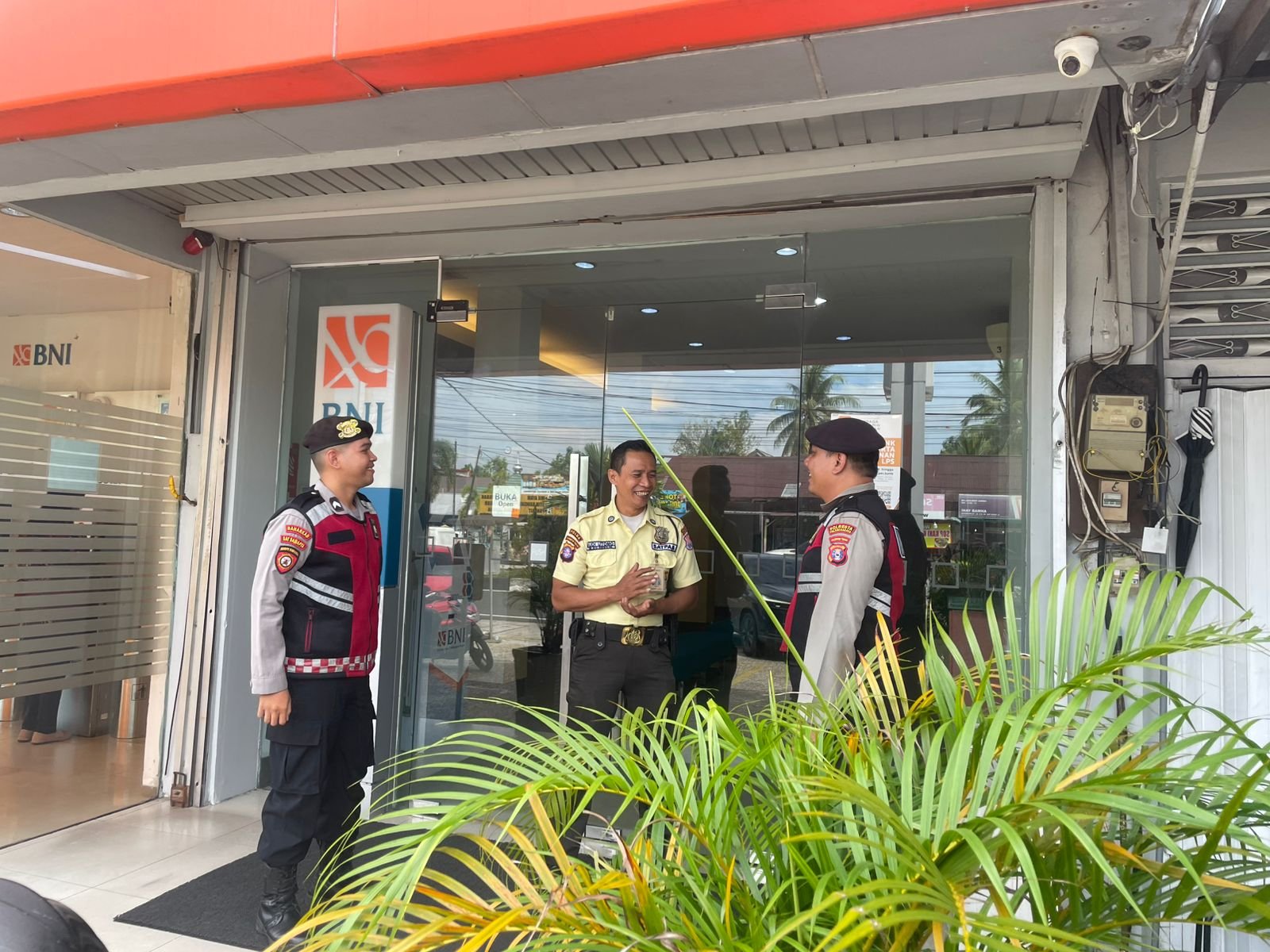 Patroli Siang Hari, Polisi Pastikan Keamanan Bank di Pusat Kota Palangka Raya Tetap Terjaga