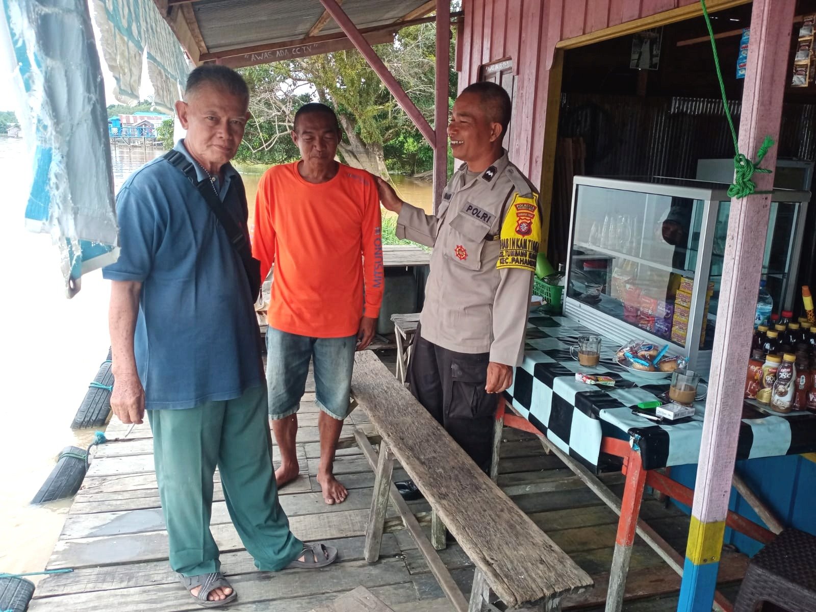 Bhabinkamtibmas Polsek Pahandut Ajak Warga Tingkatkan Kewaspadaan terhadap Curanmor