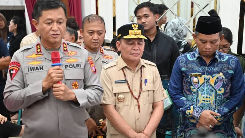 Melayat ke Rumah Duka Polisi yang Gugur Saat Penggerebekan Bandar Narkoba, Gubernur Sampaikan Belasungkawa Mendalam