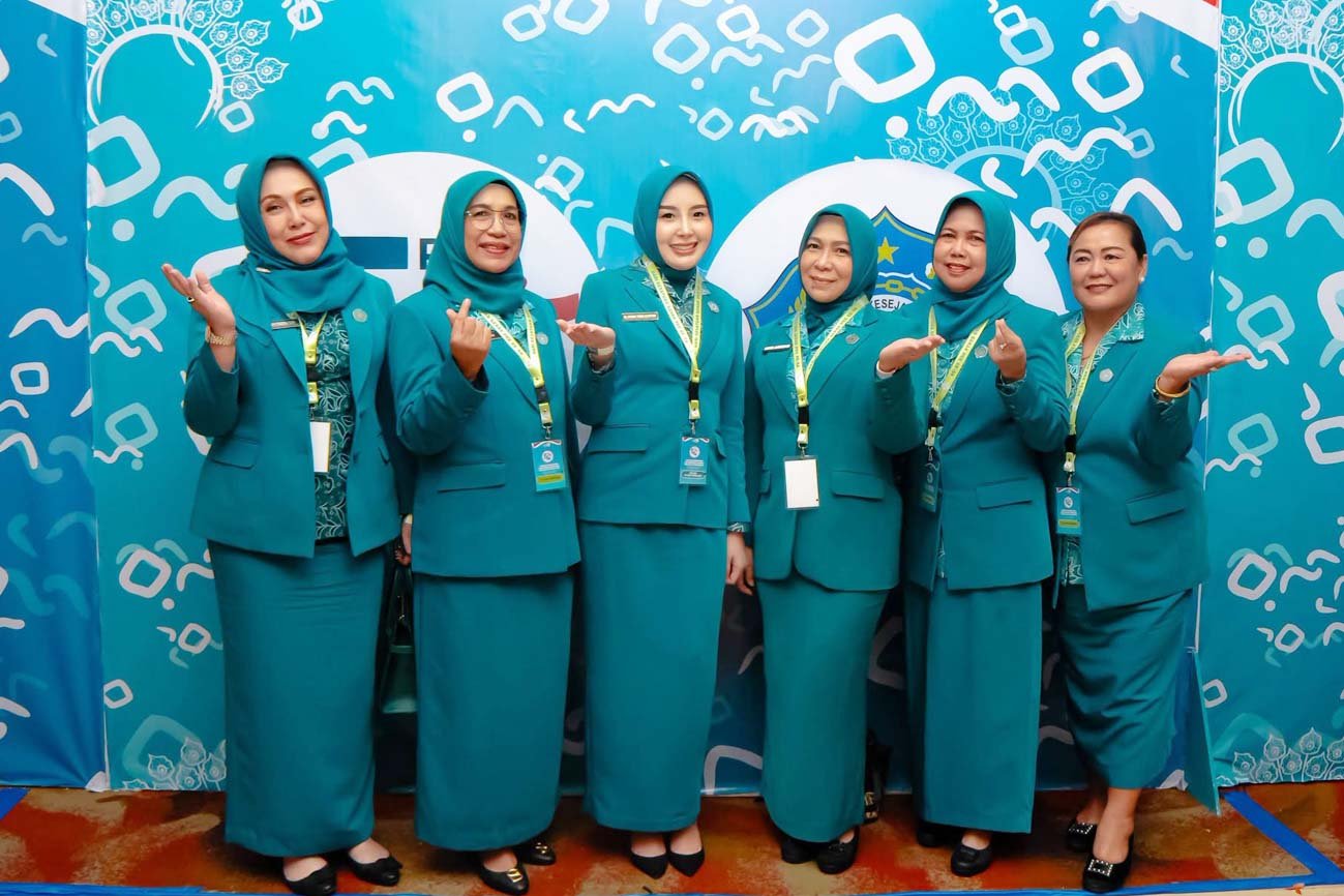 Ketua TP PKK Kalteng Hadiri Peringatan HKG PKK ke 54 Tahun di Makassar