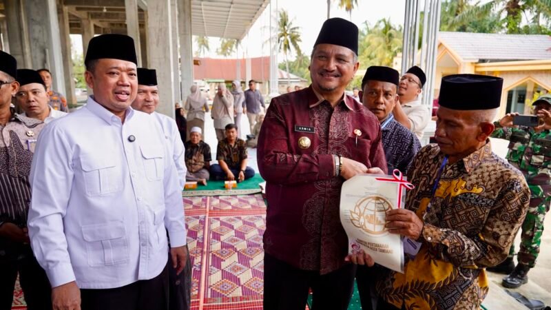 Sertipikat Wakaf Masjid Salman Alfarisi Diserahkan, Nusron Wahid Salurkan Bantuan Pemulihan Pascabencana