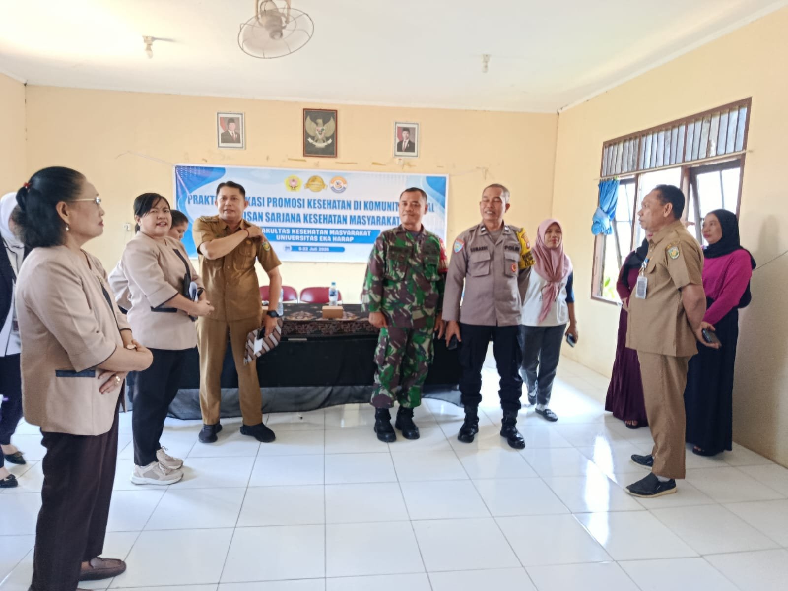 Bhabinkamtibmas Tumbang Rungan Hadiri Penyerahan Mahasiswa Praktik, Dukung Kolaborasi Edukasi dan Kamtibmas