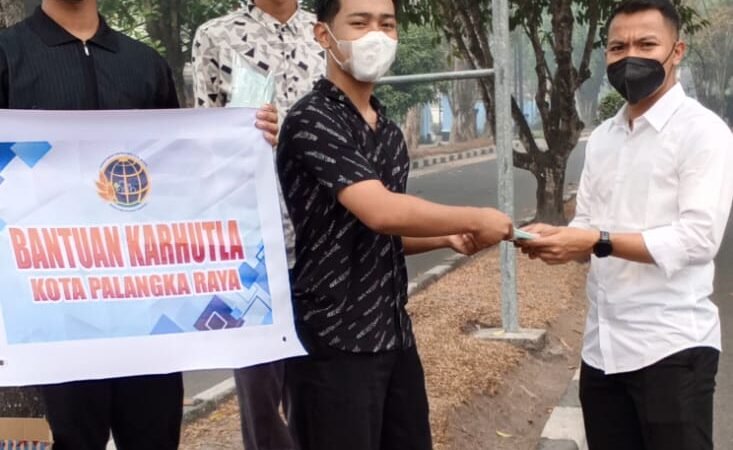 BPN Kalteng Bagikan Masker Gratis kepada Warga di Tengah Dampak Karhutla﻿