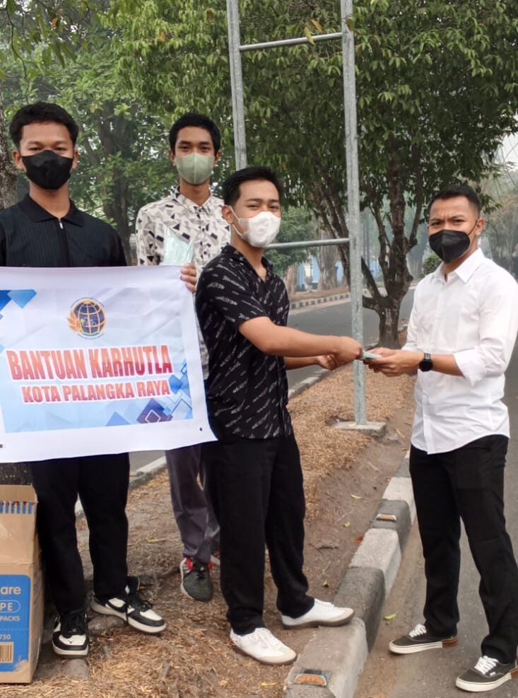 BPN Kalteng Bagikan Masker Gratis kepada Warga di Tengah Dampak Karhutla﻿