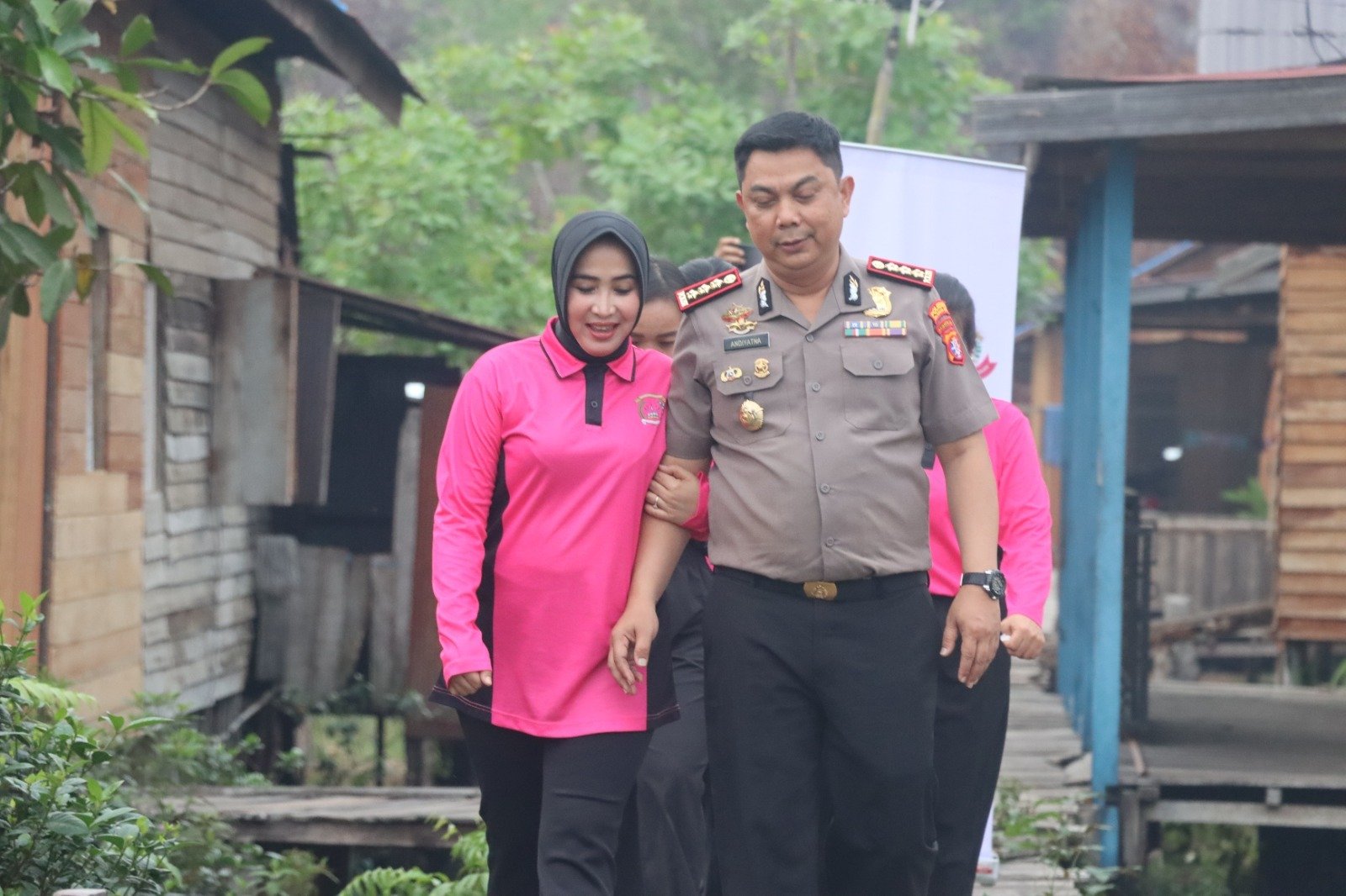 Gerakan Bhayangkari Peduli, Polresta Palangka Raya Salurkan Bansos untuk Warga yang Membutuhkan